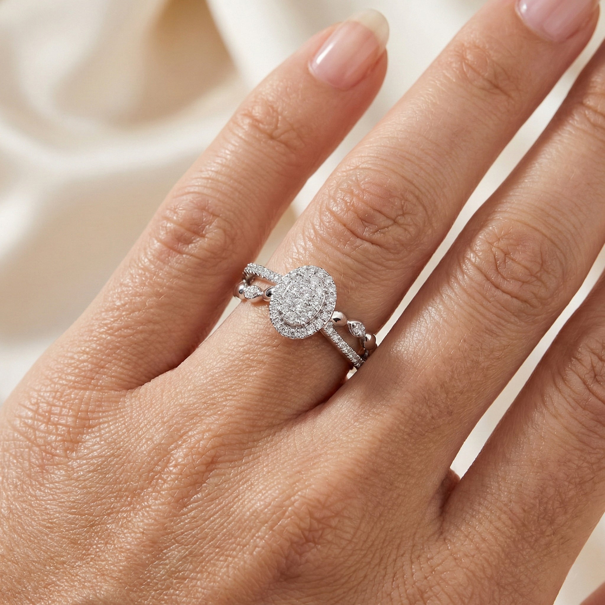 Adies 0.25Ct Round Diamond Sterling Silver White Promise Ring – Halo Oval Design With Split Shank, Elegant Women’S Jewelry