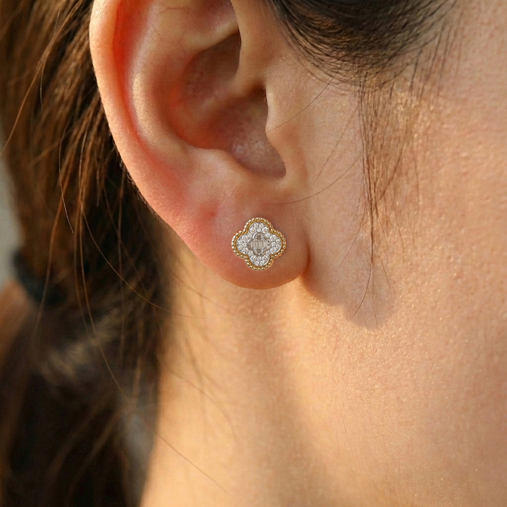 LADIES EARRING 0.25CT ROUND/BAGUETTE DIAMOND 10K YELLOW GOLD