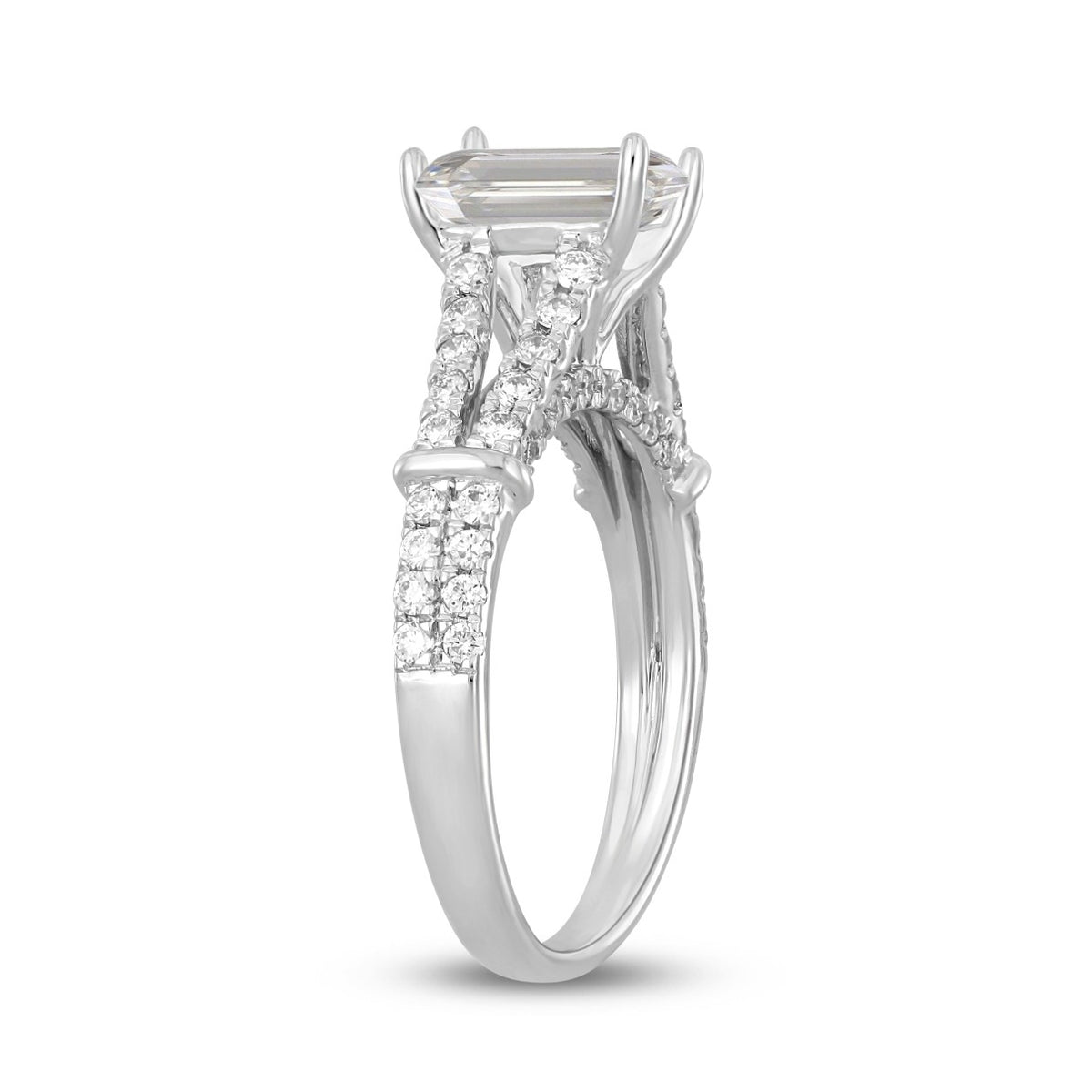 LADIES RING 2CT ROUND/EMERALD DIAMOND 14K WHITE GOLD (CENTER STONE EMERALD DIAMOND 1 1/2CT )