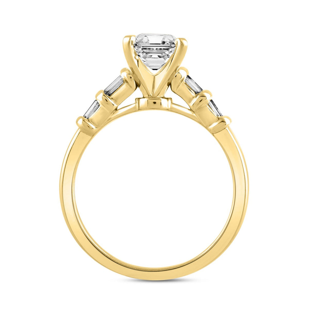 LADIES RING 2 1/4CT BAGUETTE/EMERALD DIAMOND 14K YELLOW GOLD (CENTER STONE EMERALD DIAMOND 2.00CT )