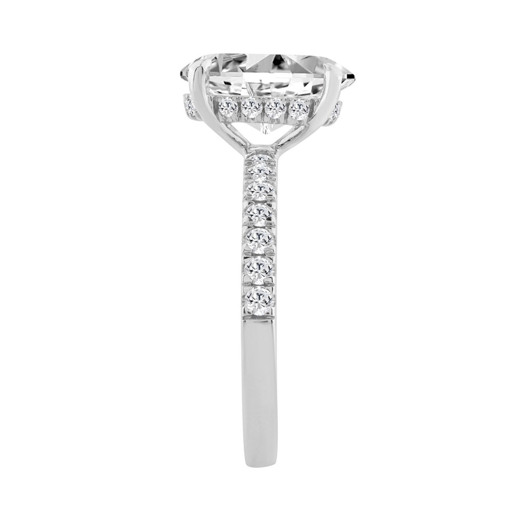 14K WHITE GOLD 3 1/2CT ROUND/OVAL DIAMOND LADIES RING (CENTER STONE OVAL DIAMOND 3CT)