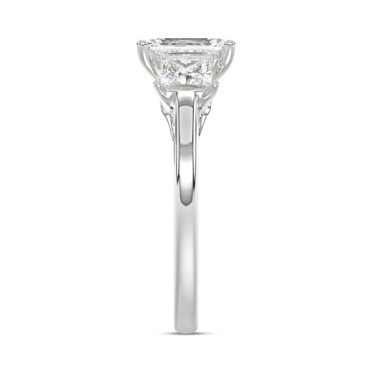 14K WHITE GOLD 2 5/8CT EMERALD/PRINCESS DIAMOND LADIES RING (CENTER STONE EMERALD DIAMOND 1 1/2CT)