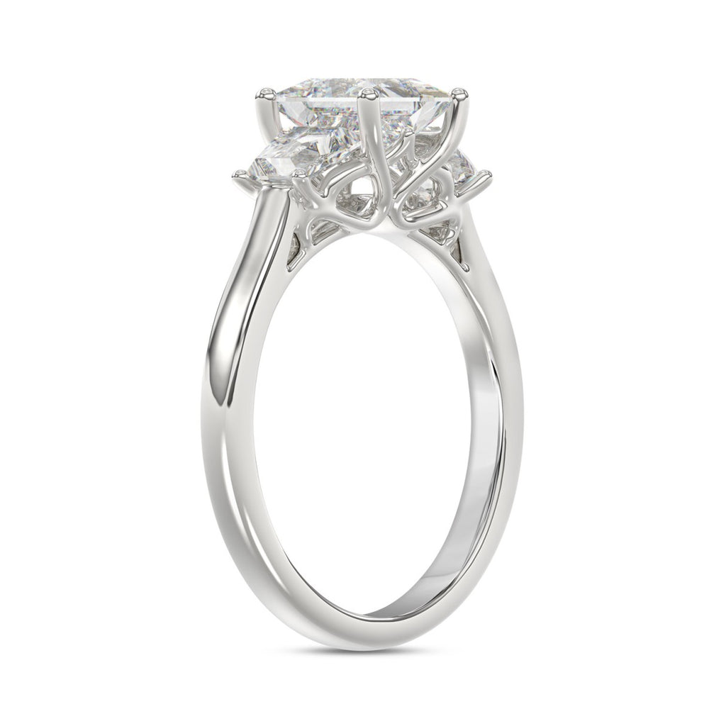 14K WHITE GOLD 1 3/4CT PRINCESS/TRAPEZOID DIAMOND LADIES RING (CENTER STONE PRINCESS DIAMOND 1 1/4CT)
