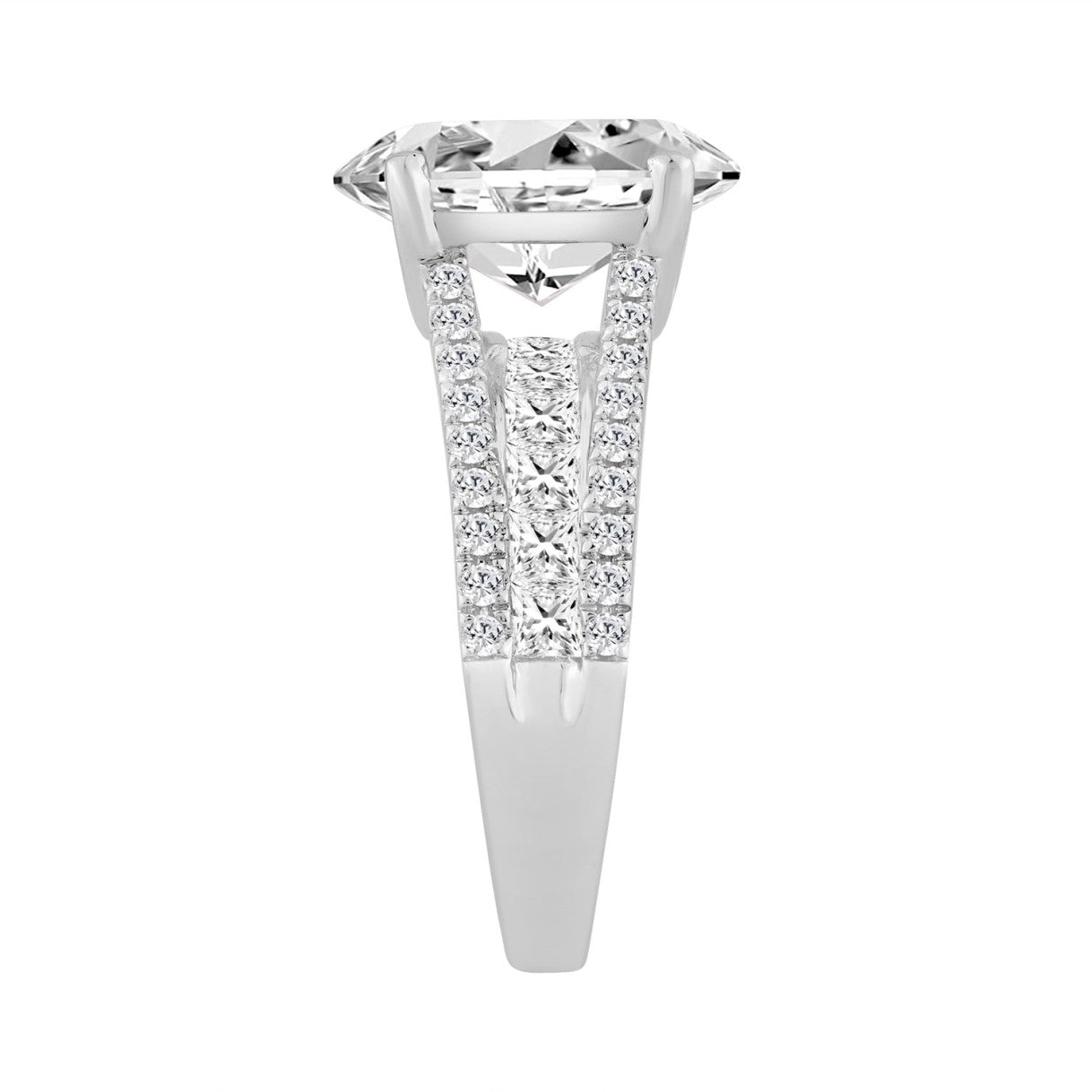 14K WHITE GOLD 5 1/2CT ROUND/PRINCESS/OVAL DIAMOND LADIES RING (CENTER STONE OVAL DIAMOND 4CT)