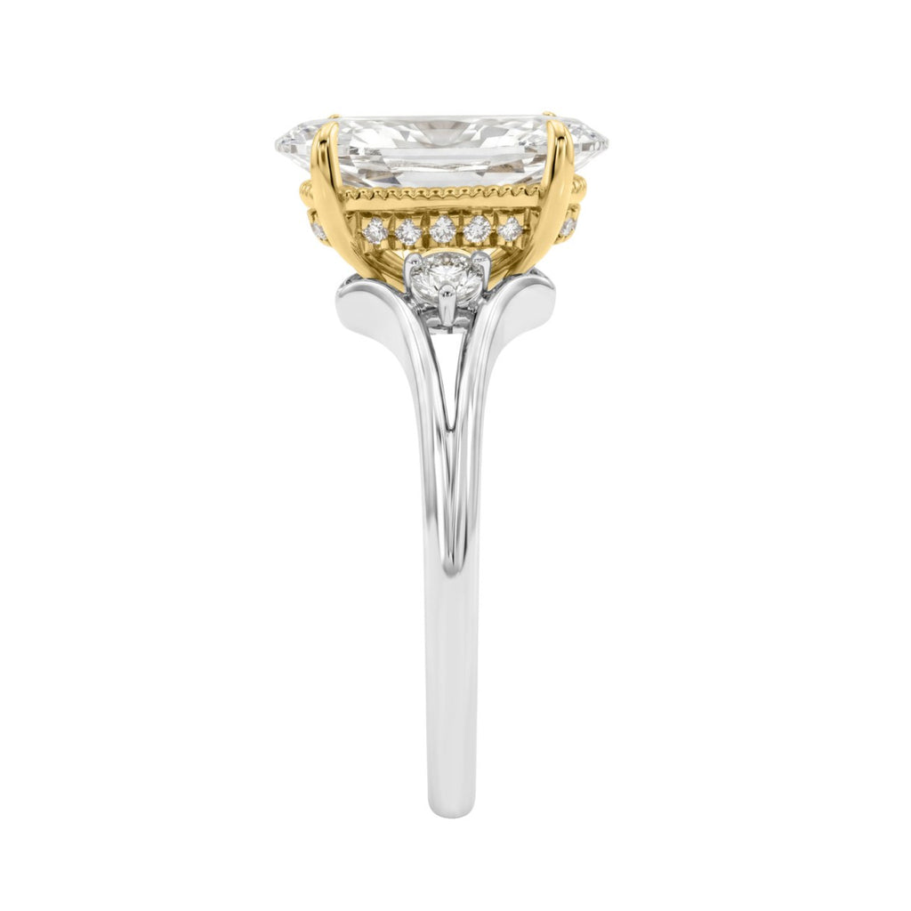 Elegance14K White/Yellow Gold Diamond Engagement Ring 2 1/4Ct Elongated Oval Center With Round Side Stones, Women Ring 2Ct Oval Center Stone (Color F-G -Clarity Vs1/Vs2)